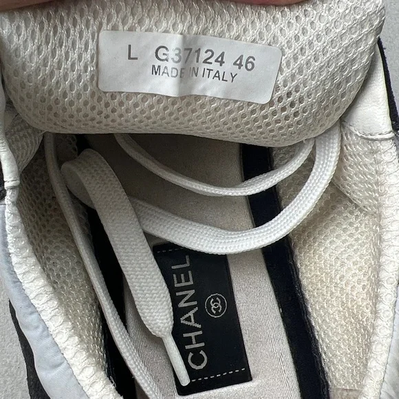 CHANEL Black and Gray Men's CC Logo Low-Top Sneakers - Picture 9 of 12